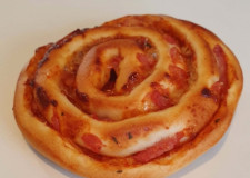 Pizzasnegl m/skinke og ost